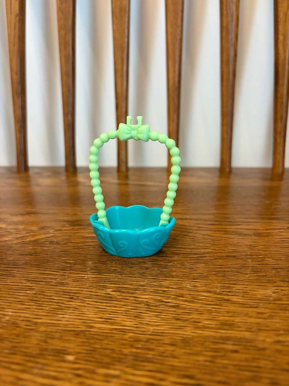 Hasbro Littlest Pet Shop Round & Round Pet Town Swing Basket